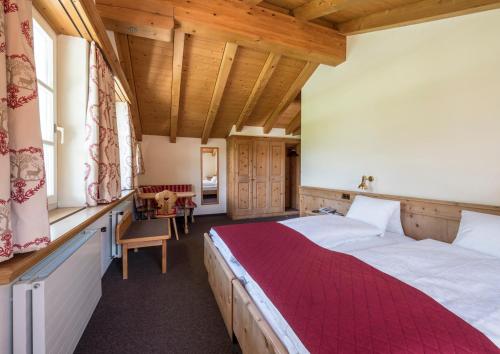 2 twin beds