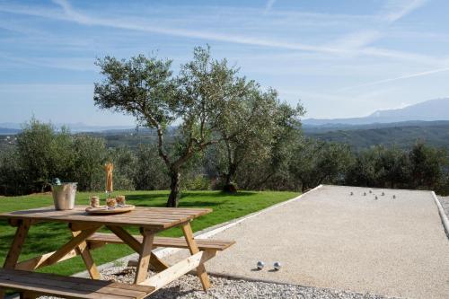 Facilities, Luxury Apartment with private pool in Voukolies