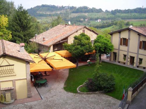 Corte Ca' Bosco - Accommodation - Castello di Serravalle