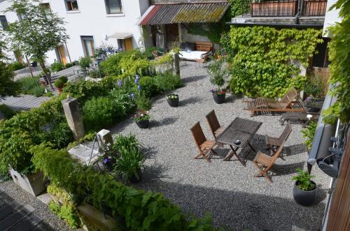 Wonderlandscape Guest House - main image