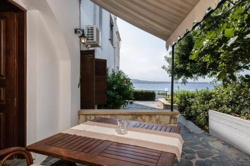 Alianthos Suites - image 11