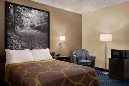 Super 8 by Wyndham Liverpool/Syracuse North Airport in Liverpool, USA