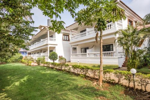 

Idyllic boutique room for 3, 300 m from Candolim Beach, by GuestHouser