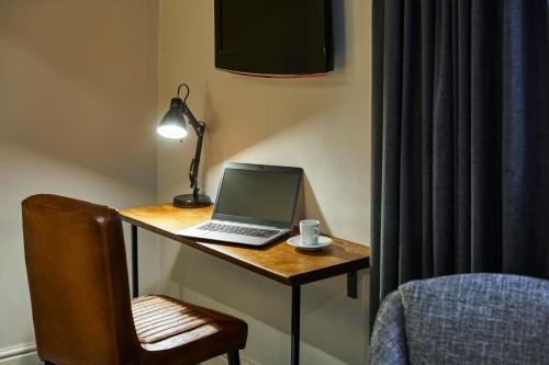Mercure Barnsley Tankersley Manor Hotel - image 2