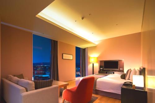 room detail thumbnail 1