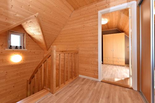 Two-Bedroom Cottage image 10