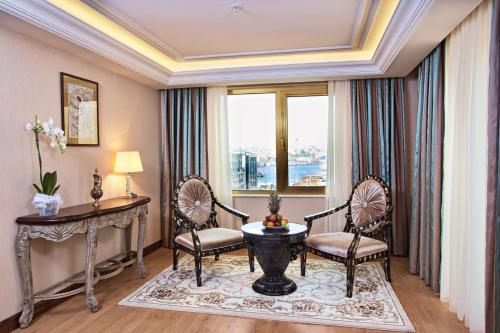 room detail thumbnail 1