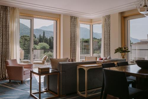 229073356 Regent Porto Montenegro