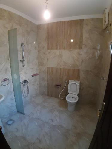 Villa with coverable warm private pool in zayd compound, Sheikh Zayed (zdjęcie 6)