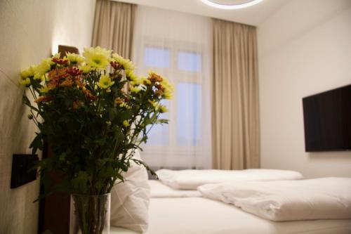 Chevron Hotel - image 11