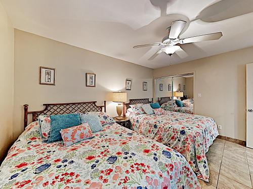 New Listing! Wave-Front Wonder with Pool & Sauna condo - image 9