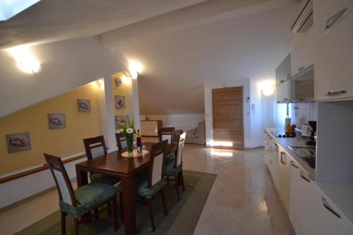 Apartmani Antonia Nakić -Stobreč, Split (photo 8)