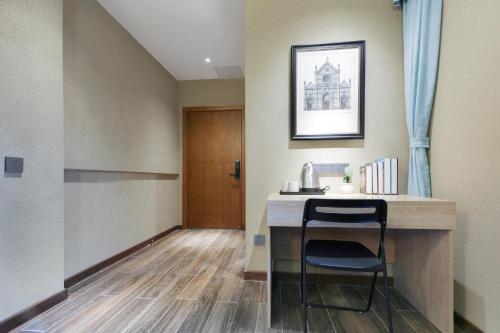 Zou Qu Ye Travel Hotel – Chungking (Chongqing), KY