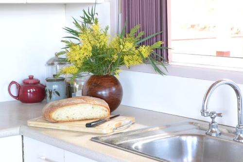 Kitchen, Bundle Hill Cottages in Bawley Point