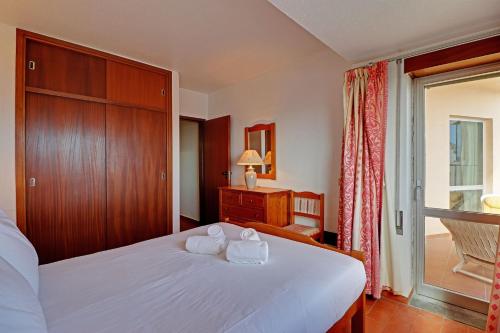Armacao Pera Beach View by Homing