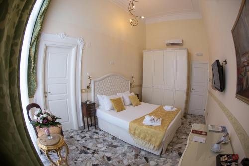 B&B Art Suite Santa Brigida - image 8