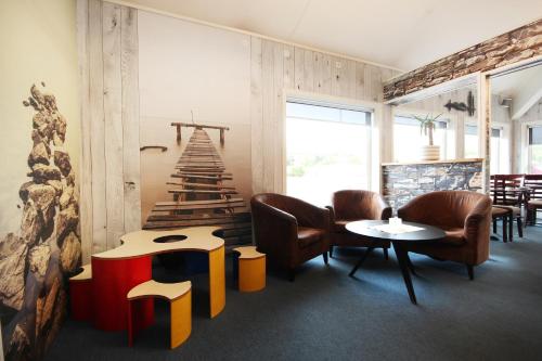 Létesítmények, Napoli Resturant & Hotell AS near Sandnessjøen repülőtér