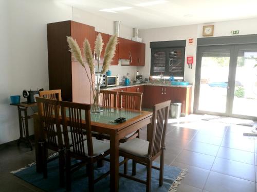 2 bedrooms house with city view furnished terrace and wifi at Valenca gîte à louer Arão