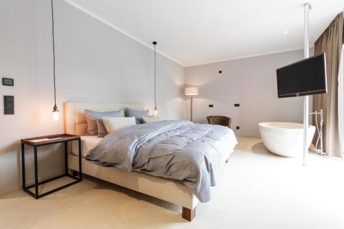1 queen bed