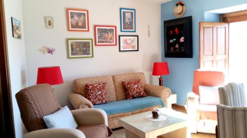  2 bedrooms house with furnished terrace and wifi at Aldehuela in Aldehuela