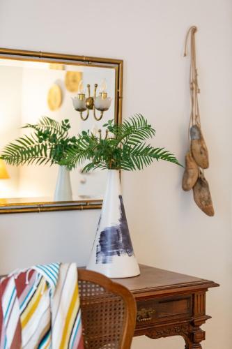 A short walk to Syntagma and Plaka - 100sqm 2 Bdrm Apt by Athenian Home - main image