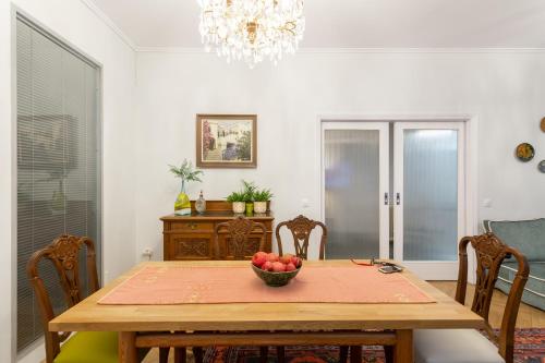 A short walk to Syntagma and Plaka - 100sqm 2 Bdrm Apt by Athenian Home - image 8