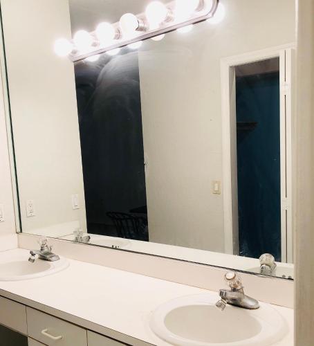 Rooms in Kendall Miami