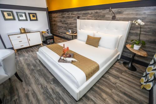 The Catalina Hotel & Beach Club