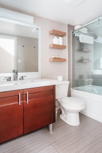 Suite with Mountain View