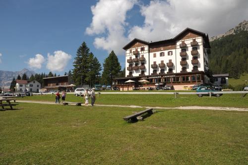 Hotel Lavaredo, Misurina bei Auronzo di Cadore