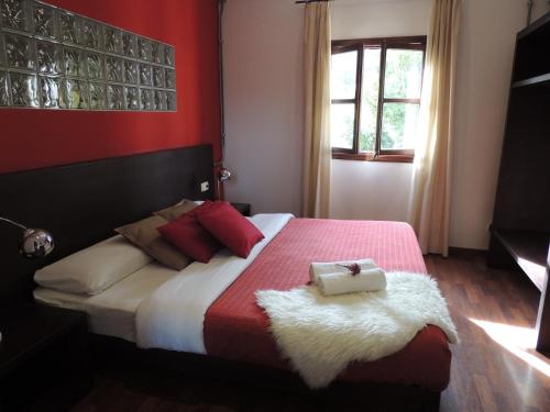 1 king bed, 2 sofa beds
