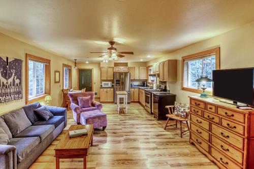 Big Horn Guest Cabin - image 8