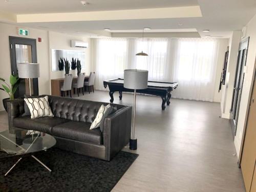 One bedroom appartement with furnished terrace and wifi at Brossard - Apartment