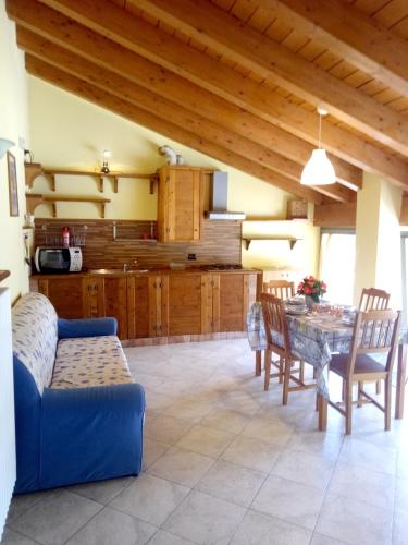  Apartment with one bedroom in Angolo Terme with wonderful mountain view 20 km from the slopes, Pension in Angolo Terme