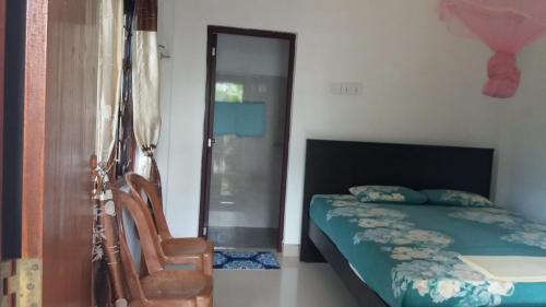 Double Room with Balcony image 10