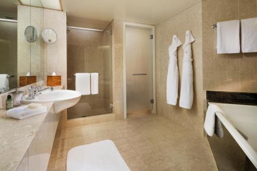 Four Seasons Hotel Sydney - image 9