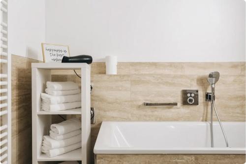 TIP! Zentraler geht's nicht! Premium Apartment in der Altstadt, Drážďany (fotografie 7)