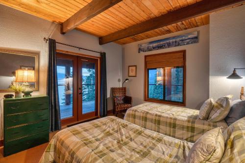 Sunrise Lake Cabin - image 9