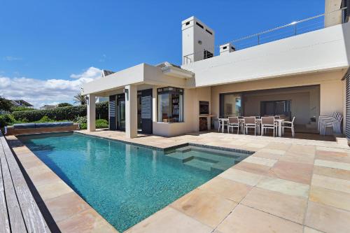 Kite Surfers Beach Villa Cape Town