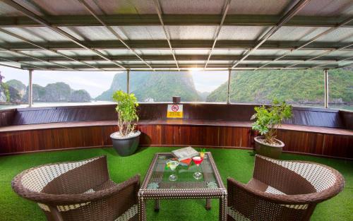 Signature Halong Cruise in Hạ Long