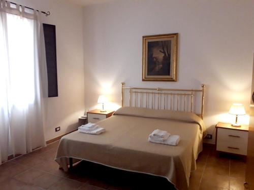  2 bedrooms house with city view enclosed garden and wifi at Ballata, Unterkunft in Ballata