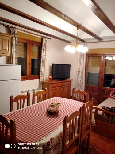 . 2 bedrooms appartement with terrace and wifi at Guadalaviar