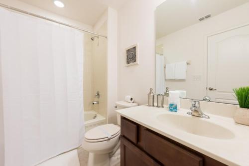 4 bedroom lovely home 10 minutes from Disney - image 5
