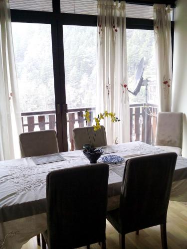 3 bedrooms appartement with city view balcony and wifi at Mas de Ribafeta