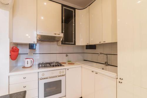 Pigneto Colourful Apartment - image 10