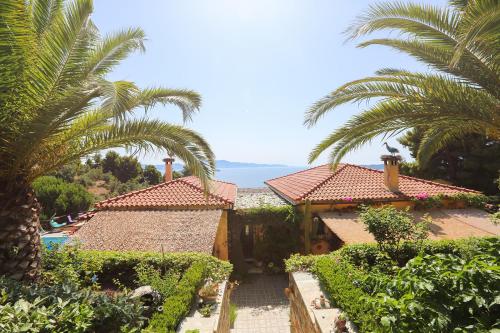  Majestic near sea Luxury private apartment Fire stunning view in Achladies