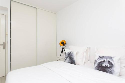 MARTINEZ HOTEL AREA: Modern 3 bedrooms w/ terrace - image 2