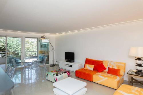MARTINEZ HOTEL AREA: Modern 3 bedrooms w/ terrace - image 3