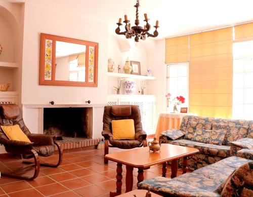 . 3 bedrooms house with enclosed garden at Castilblanco