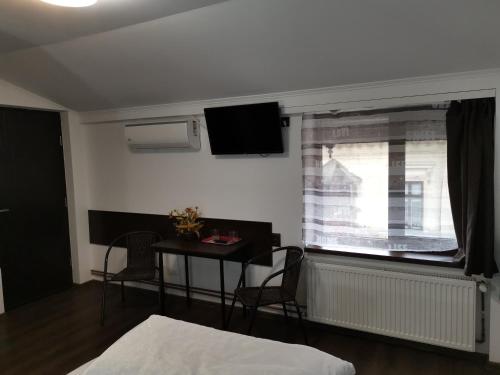 Joe Hostel - image 11